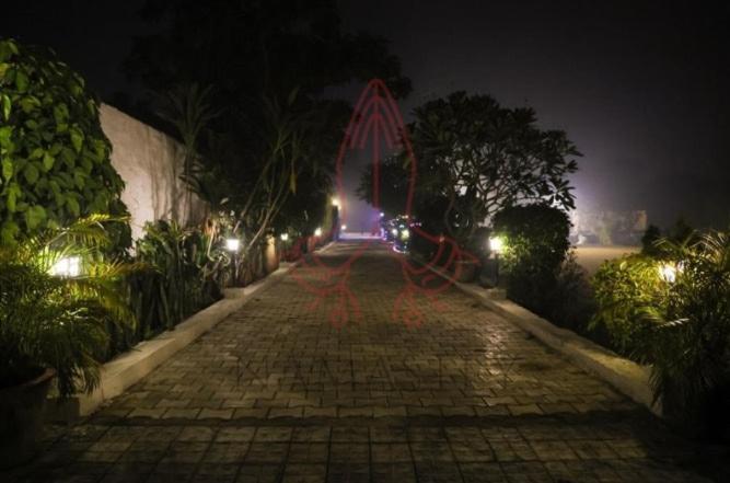 Luxury Farmhouse In Chhatarpur With Pool Nueva Delhi Exterior foto